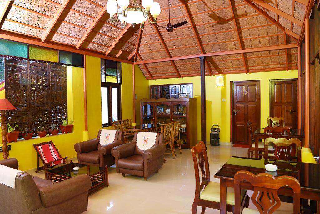 Ferienwohnung Chiramel Residency Kochi Zimmer foto