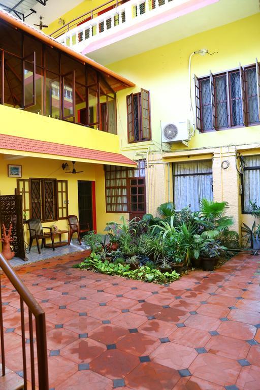 Ferienwohnung Chiramel Residency Kochi Exterior foto