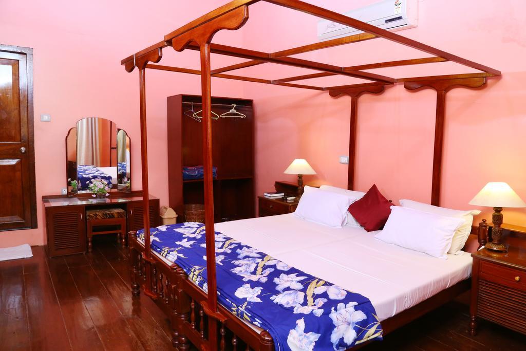 Ferienwohnung Chiramel Residency Kochi Exterior foto