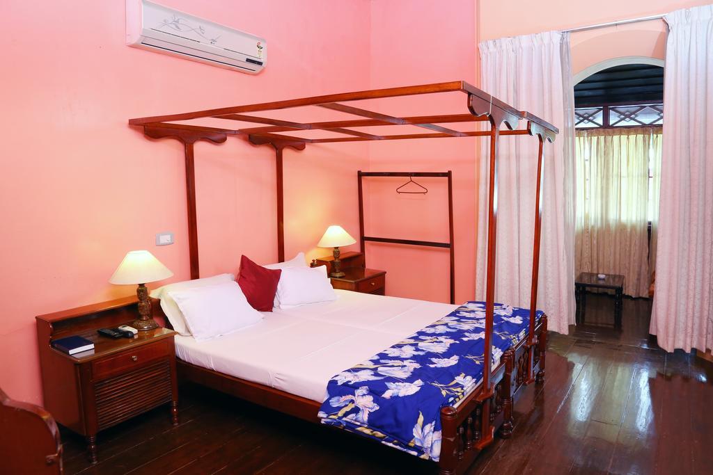Ferienwohnung Chiramel Residency Kochi Zimmer foto