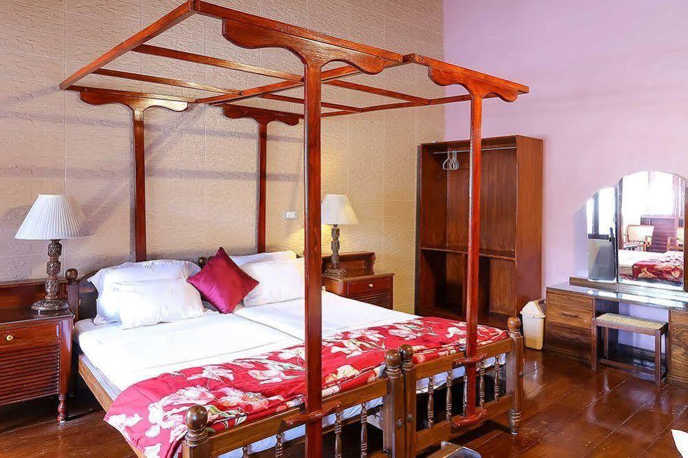Ferienwohnung Chiramel Residency Kochi Exterior foto