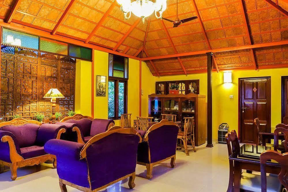 Ferienwohnung Chiramel Residency Kochi Exterior foto