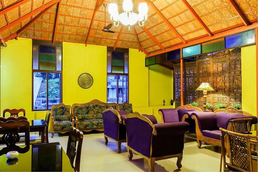 Ferienwohnung Chiramel Residency Kochi Exterior foto